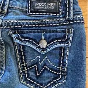 Miss Me Irene Low-Rise boot denim distressed jeans 28